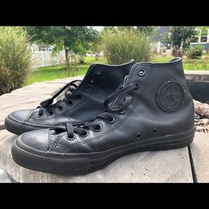 Men’s leather converse high tops black 8.5